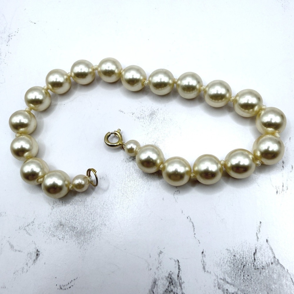 Vintage Faux‎ Pearl Bracelet 7.5" 8mm Classic Single Strand